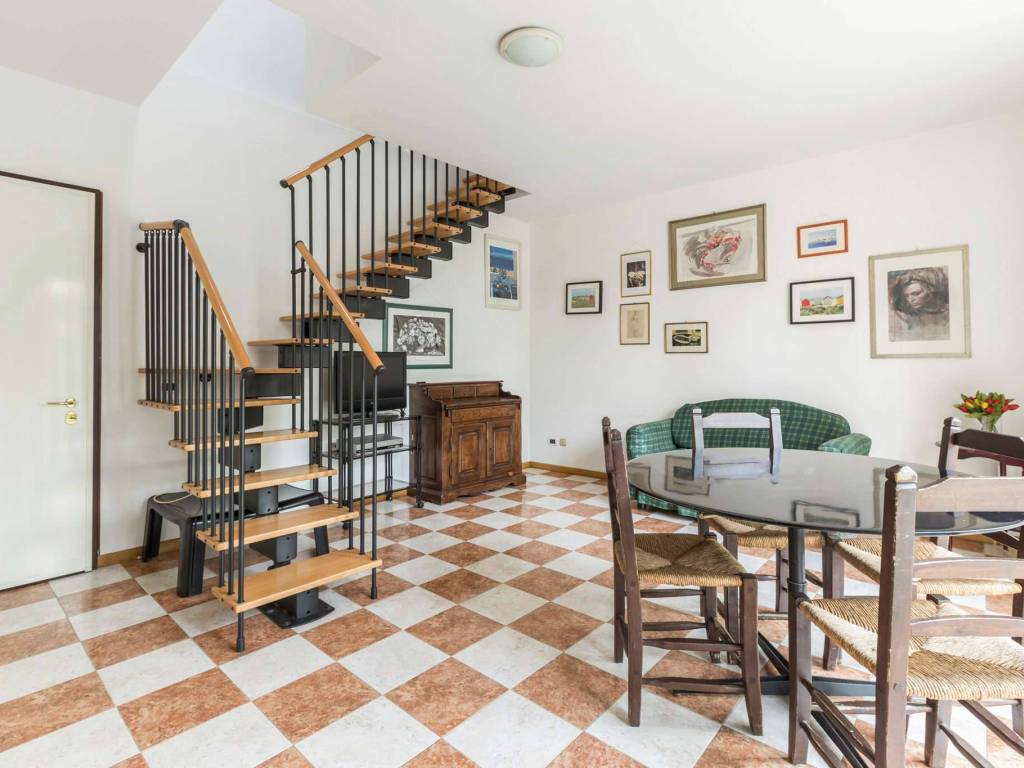 appartamento in vendita a Casalecchio di Reno in zona Garibaldi/La Mutua