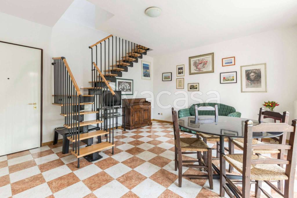 appartamento in vendita a Casalecchio di Reno in zona Garibaldi/La Mutua