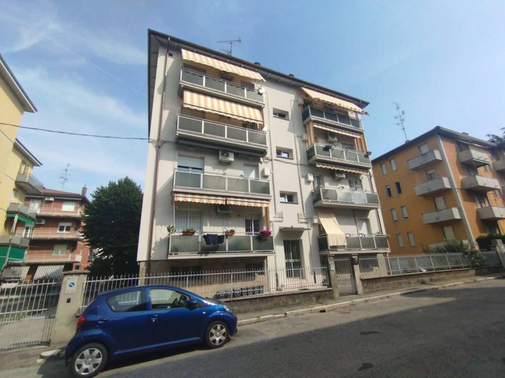 appartamento in vendita a Casalecchio di Reno in zona Garibaldi/La Mutua
