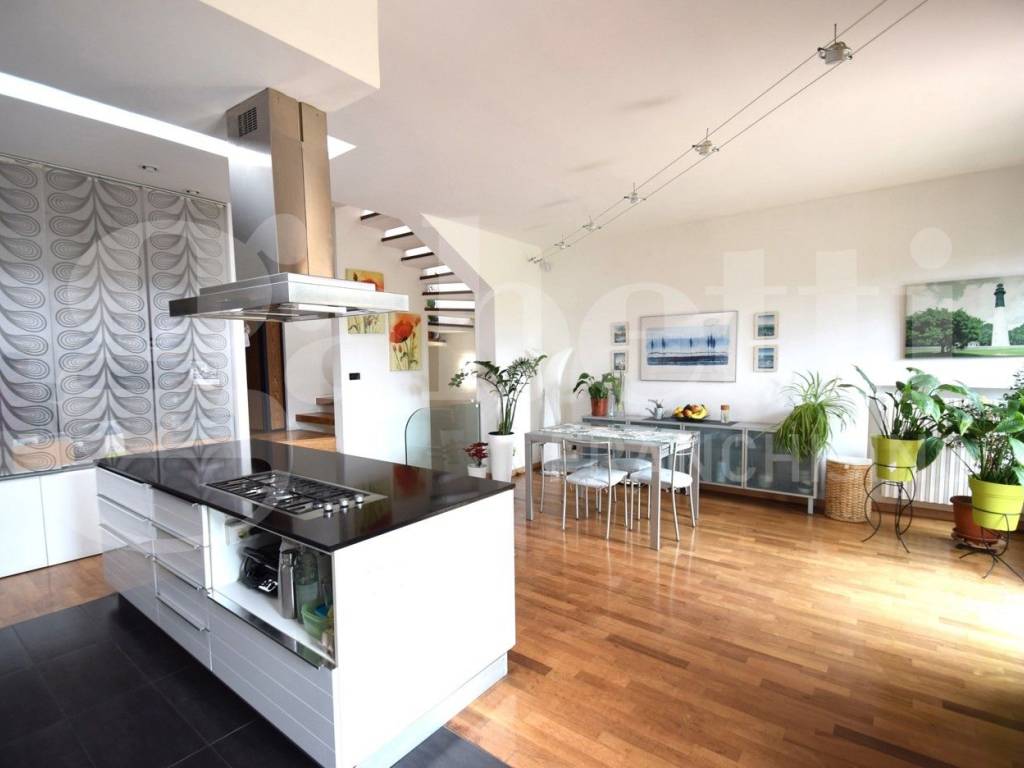 appartamento in vendita a Casalecchio di Reno