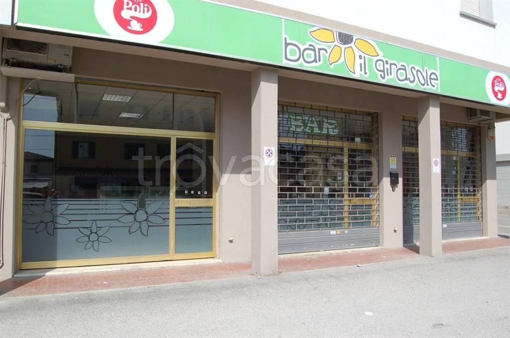 locale commerciale in vendita a Casalecchio di Reno