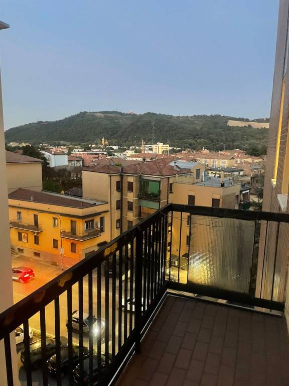 appartamento in vendita a Casalecchio di Reno in zona Garibaldi/La Mutua