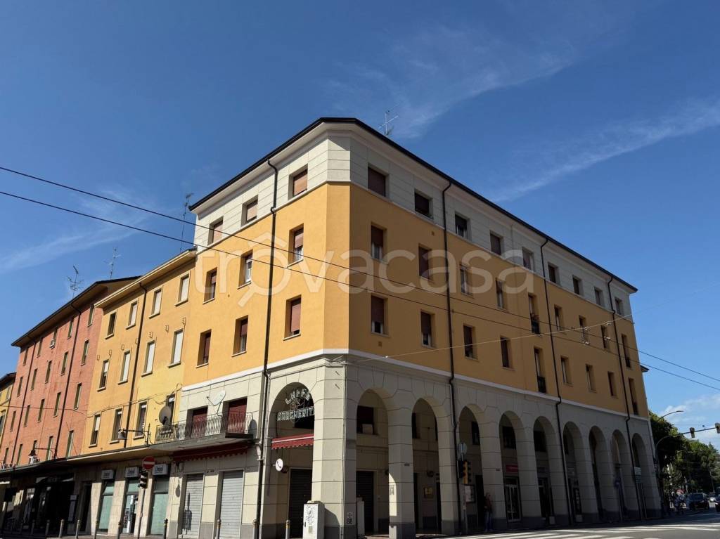 appartamento in vendita a Casalecchio di Reno in zona Garibaldi/La Mutua