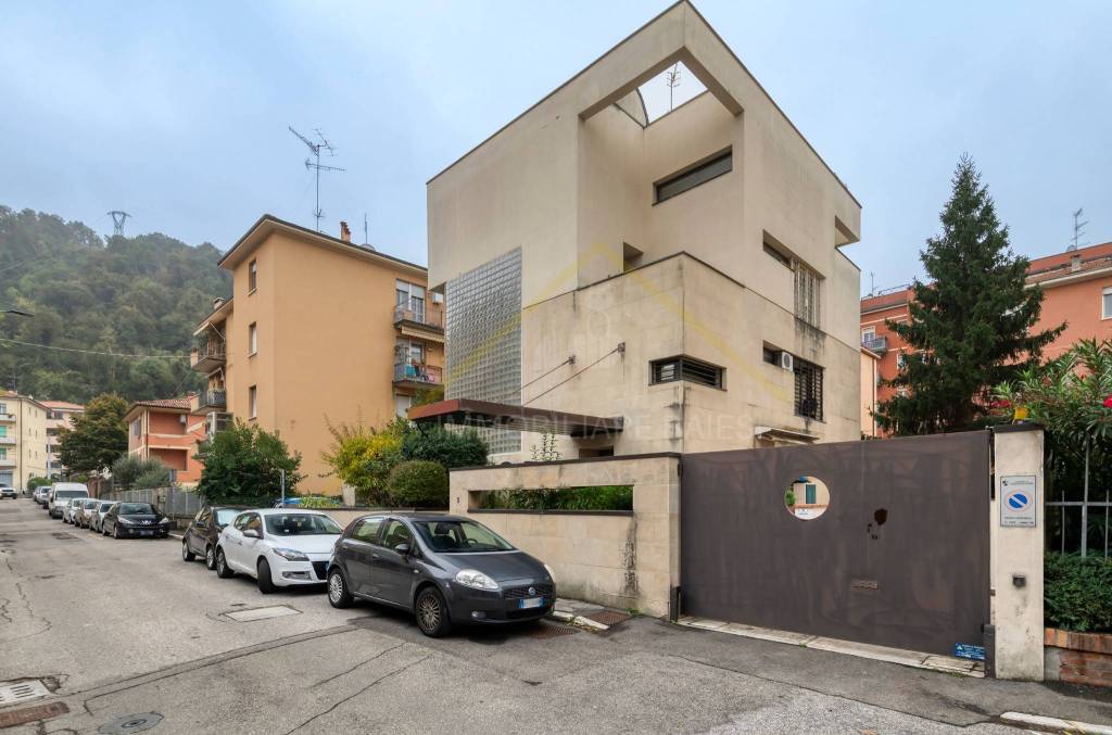 appartamento in vendita a Casalecchio di Reno in zona Croce