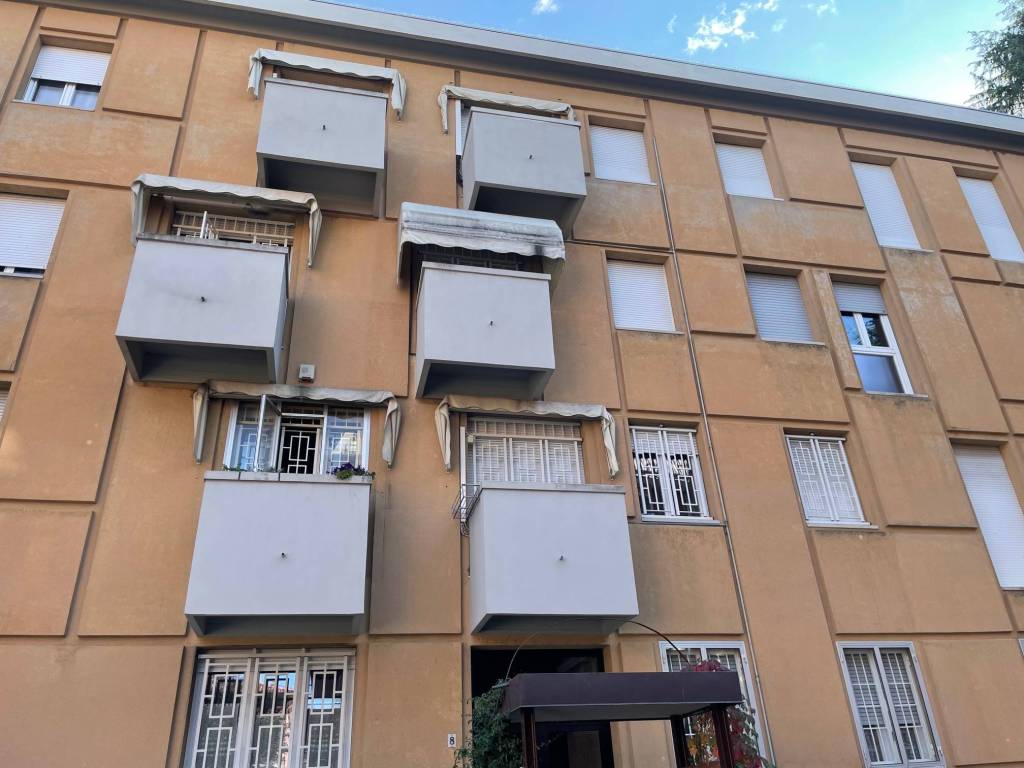 appartamento in vendita a Casalecchio di Reno in zona Garibaldi/La Mutua