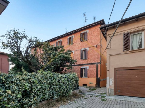 appartamento in vendita a Casalecchio di Reno in zona Garibaldi/La Mutua