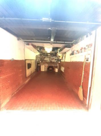 locale di sgombero in vendita a Casalecchio di Reno in zona Garibaldi/La Mutua