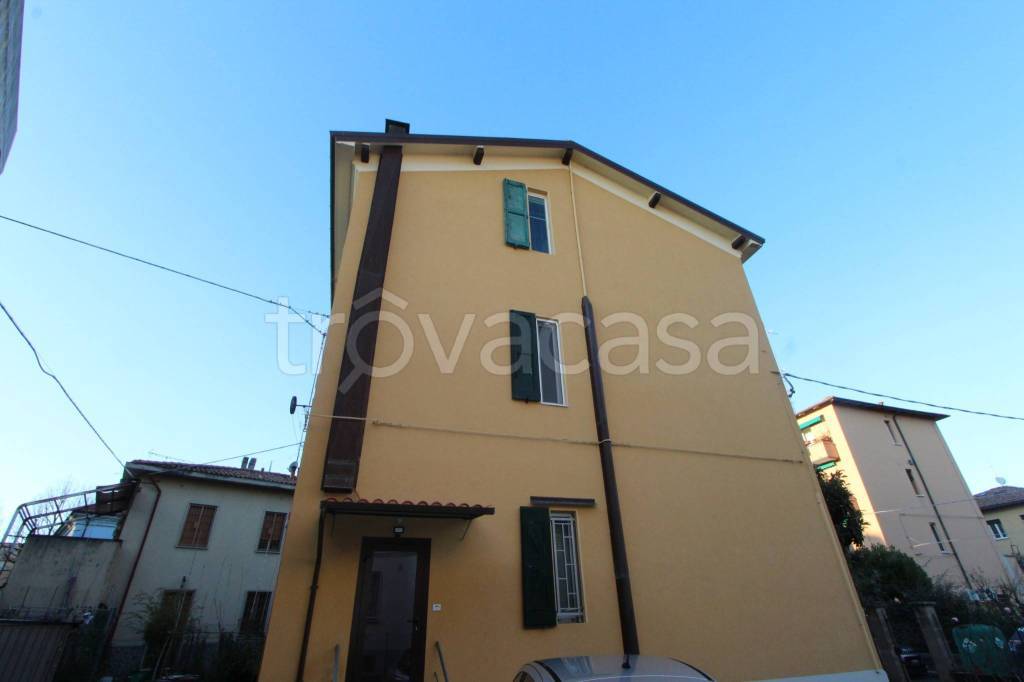 appartamento in vendita a Casalecchio di Reno in zona Garibaldi/La Mutua