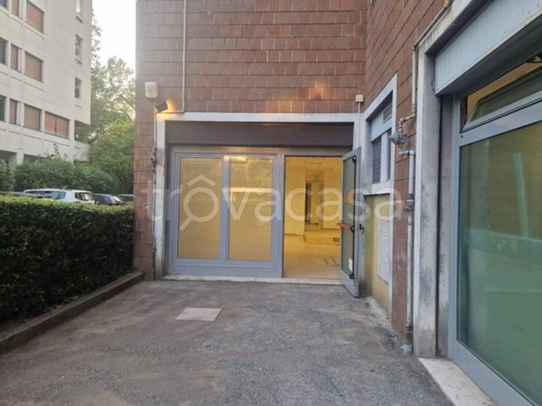 negozio in vendita a Casalecchio di Reno