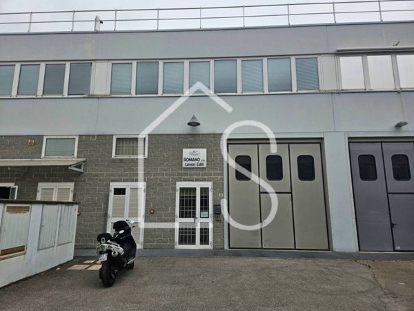 locale commerciale in vendita a Casalecchio di Reno in zona San Biagio