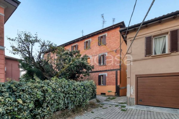 appartamento in vendita a Casalecchio di Reno in zona Garibaldi/La Mutua