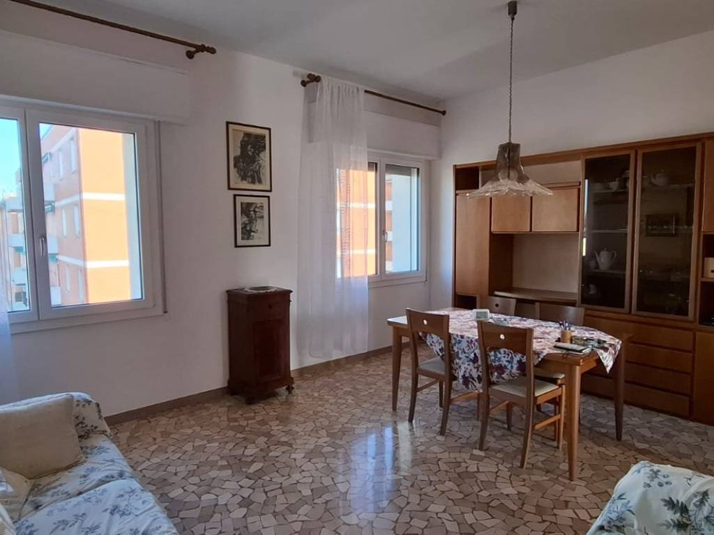 appartamento in vendita a Casalecchio di Reno in zona Garibaldi/La Mutua