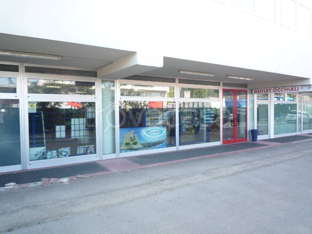 negozio in vendita a Casalecchio di Reno