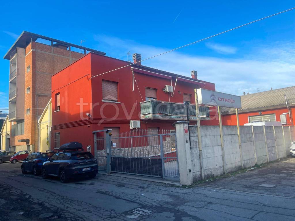 locale commerciale in vendita a Casalecchio di Reno