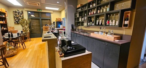 locale commerciale in vendita a Casalecchio di Reno in zona Croce