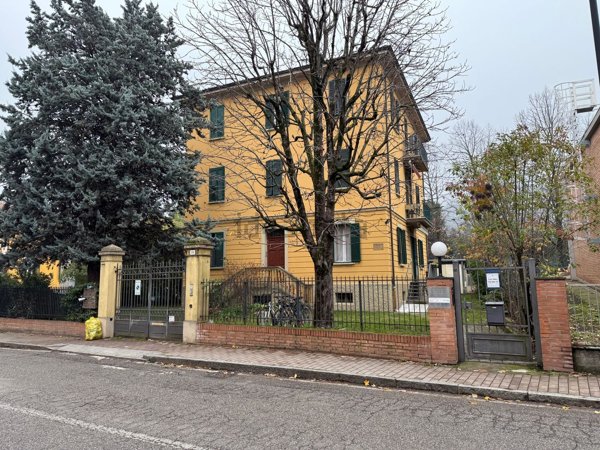 appartamento in vendita a Casalecchio di Reno in zona Garibaldi/La Mutua