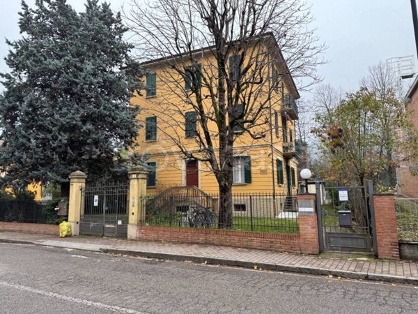 appartamento in vendita a Casalecchio di Reno in zona Garibaldi/La Mutua