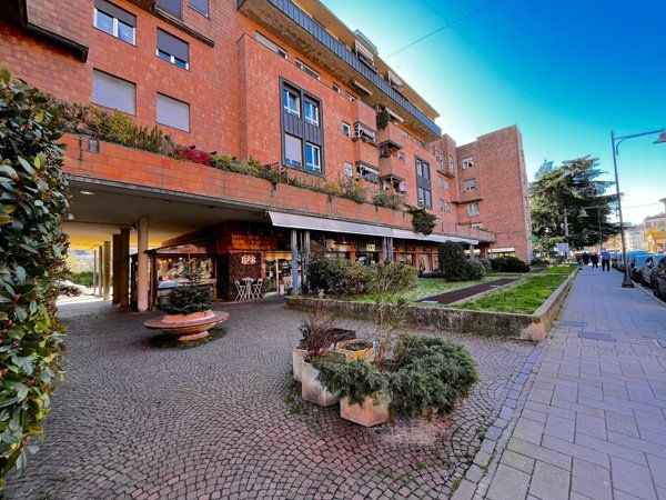 negozio in vendita a Casalecchio di Reno