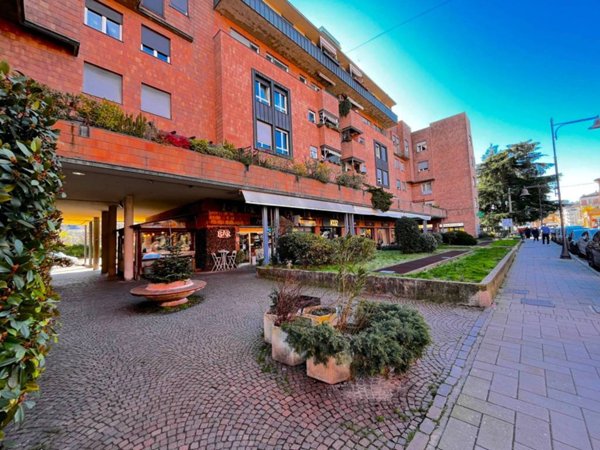 negozio in vendita a Casalecchio di Reno