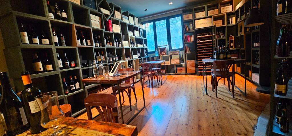 negozio in vendita a Casalecchio di Reno in zona Croce