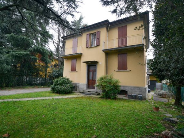 casa indipendente in vendita a Casalecchio di Reno in zona Garibaldi/La Mutua