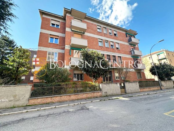 appartamento in vendita a Casalecchio di Reno in zona Garibaldi/La Mutua