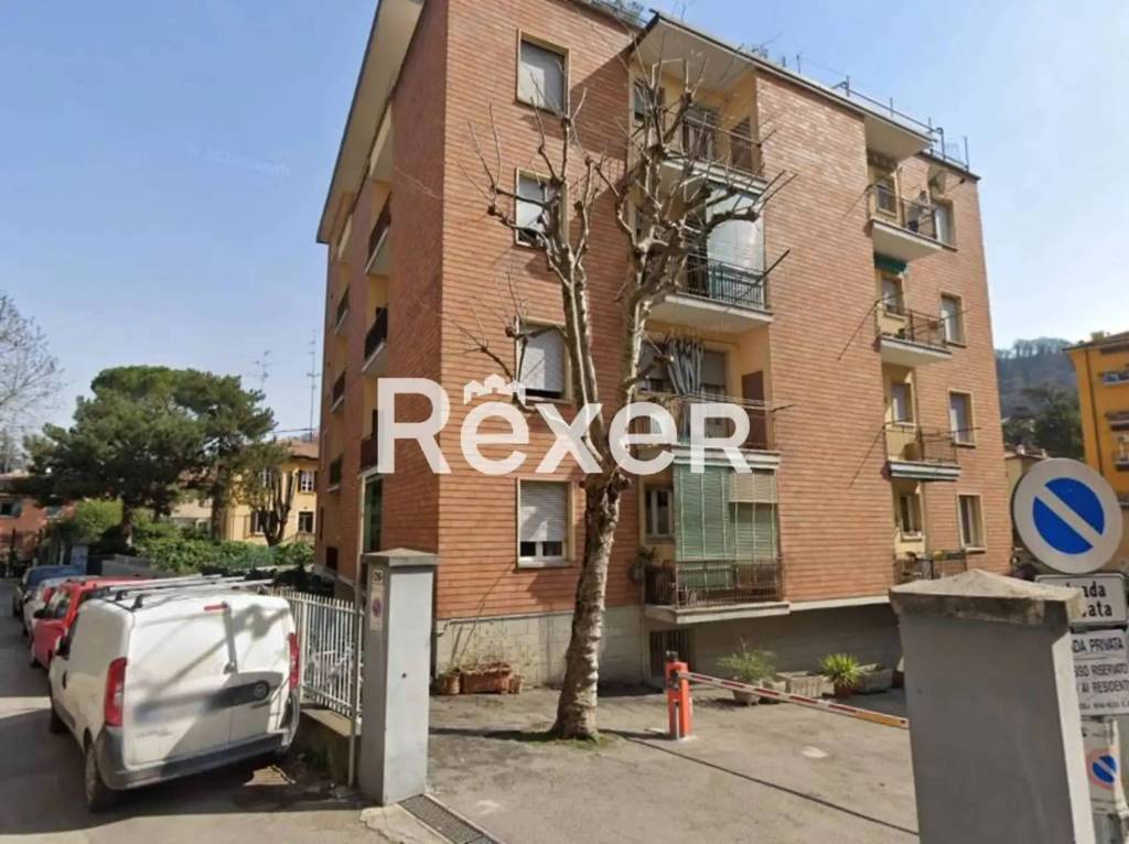 locale commerciale in vendita a Casalecchio di Reno