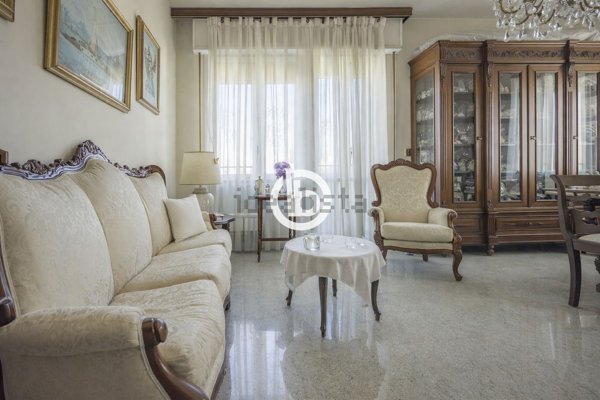 appartamento in vendita a Casalecchio di Reno in zona Garibaldi/La Mutua