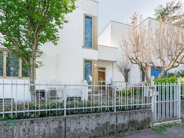 casa indipendente in vendita a Casalecchio di Reno