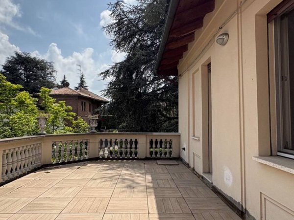 casa indipendente in vendita a Casalecchio di Reno in zona Garibaldi/La Mutua