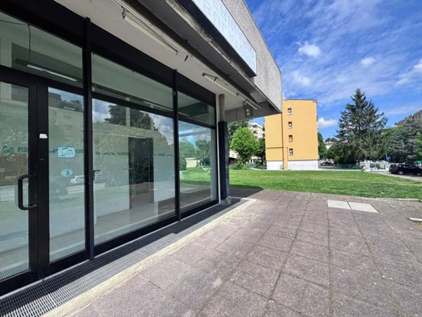 negozio in vendita a Casalecchio di Reno in zona San Biagio