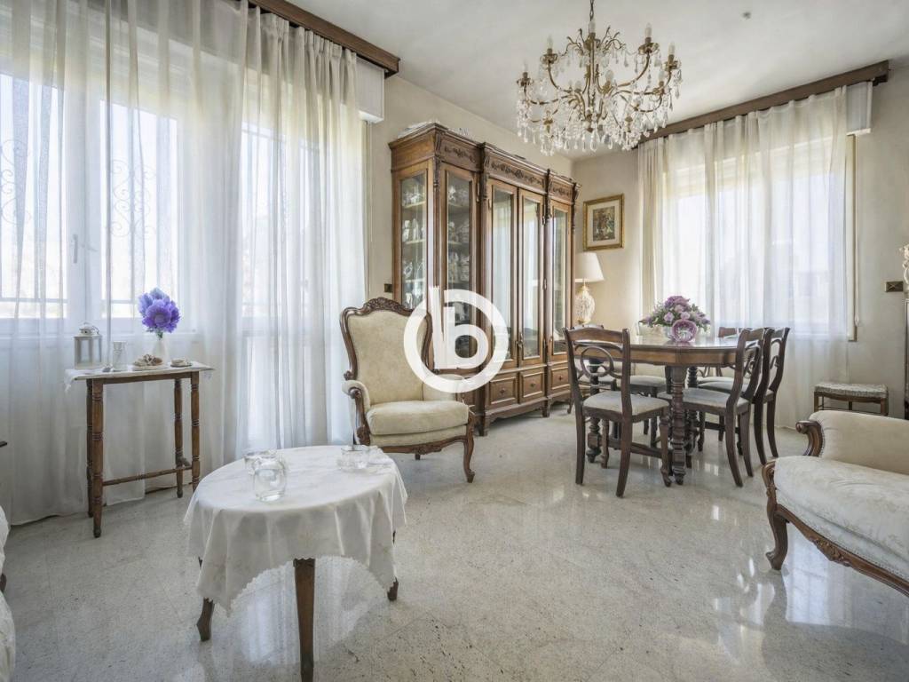 appartamento in vendita a Casalecchio di Reno in zona Garibaldi/La Mutua