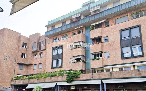 appartamento in vendita a Casalecchio di Reno in zona Garibaldi/La Mutua