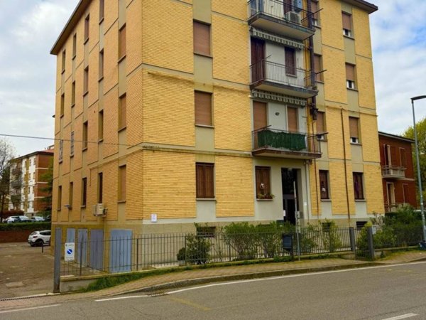 appartamento in vendita a Casalecchio di Reno in zona Garibaldi/La Mutua