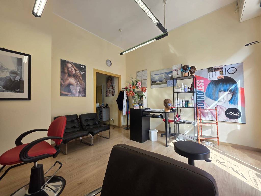 negozio in vendita a Casalecchio di Reno in zona Ceretolo