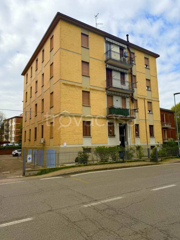 appartamento in vendita a Casalecchio di Reno in zona Garibaldi/La Mutua
