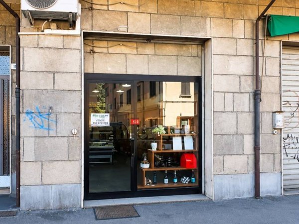 negozio in vendita a Casalecchio di Reno in zona Croce