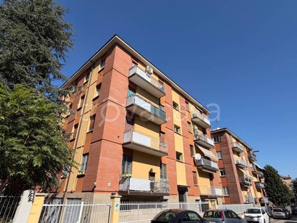 appartamento in vendita a Casalecchio di Reno in zona Garibaldi/La Mutua