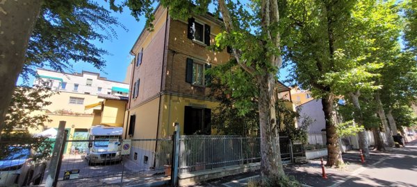 appartamento in vendita a Casalecchio di Reno in zona Garibaldi/La Mutua
