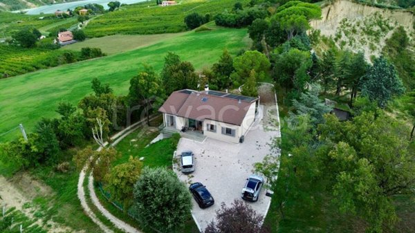 casa indipendente in vendita a Casalfiumanese