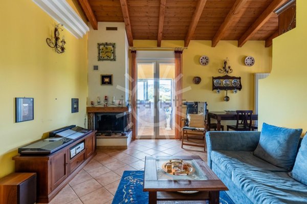appartamento in vendita a Casalfiumanese in zona San Martino in Pedriolo