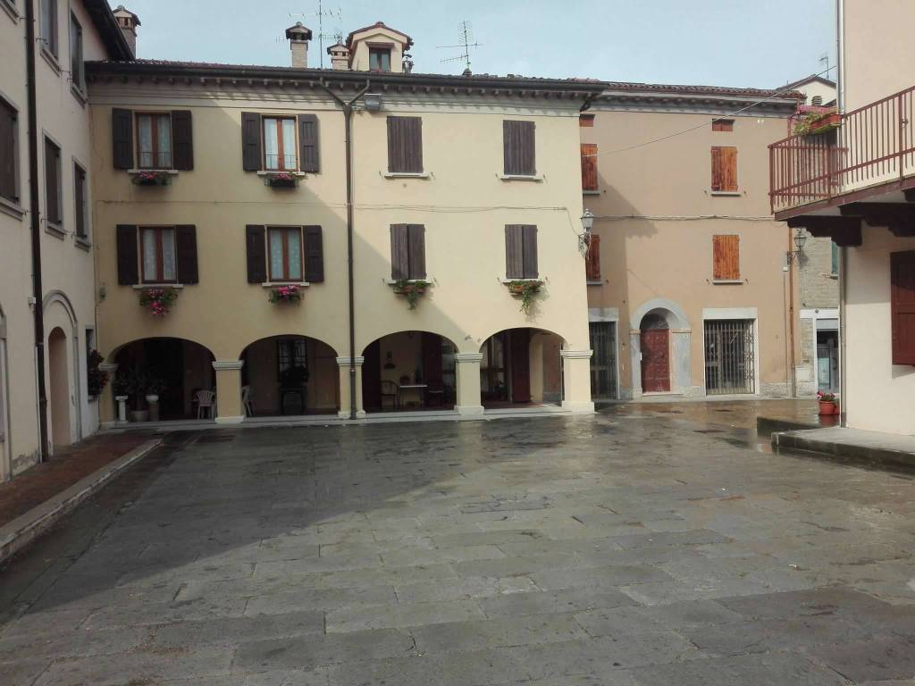 appartamento in vendita a Casalfiumanese in zona Sassoleone