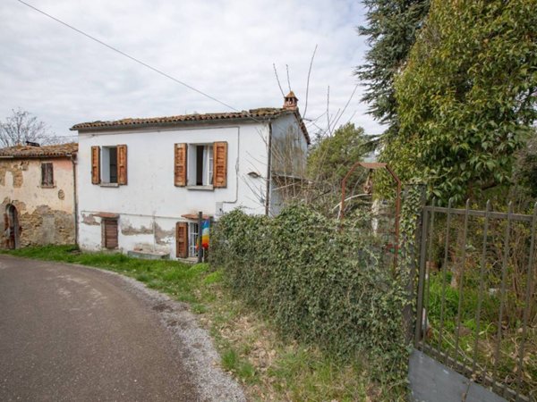 casa indipendente in vendita a Casalfiumanese in zona Sassoleone