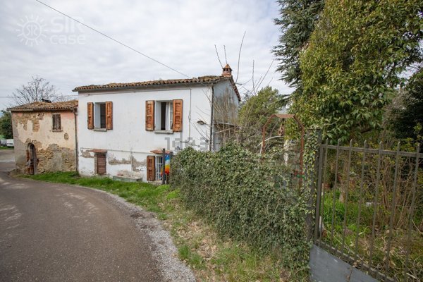 casa indipendente in vendita a Casalfiumanese in zona Sassoleone