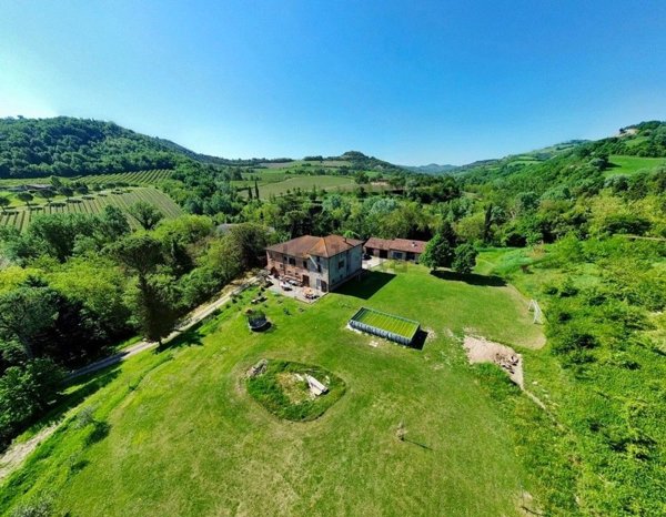 esavano in vendita a Casalfiumanese