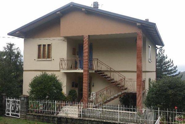 appartamento in vendita a Castel d'Aiano in zona Villa d'Aiano