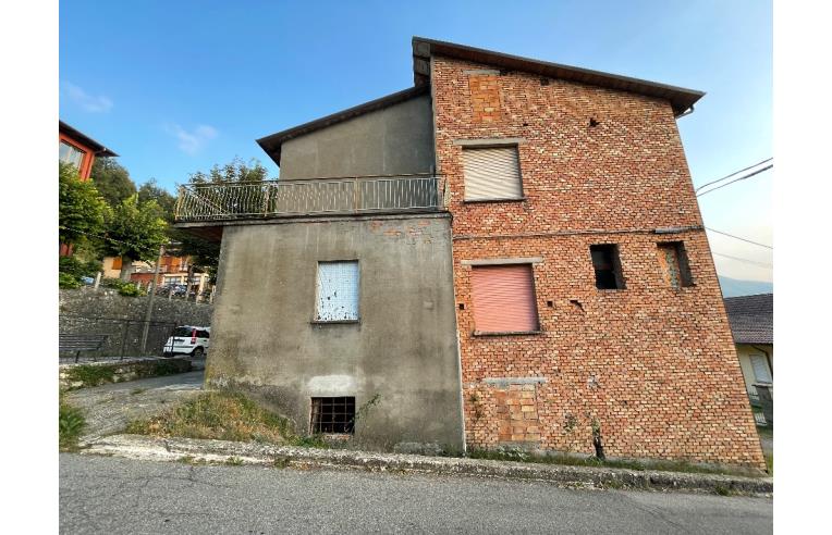 casa indipendente in vendita a Castel d'Aiano in zona Rocca di Roffeno
