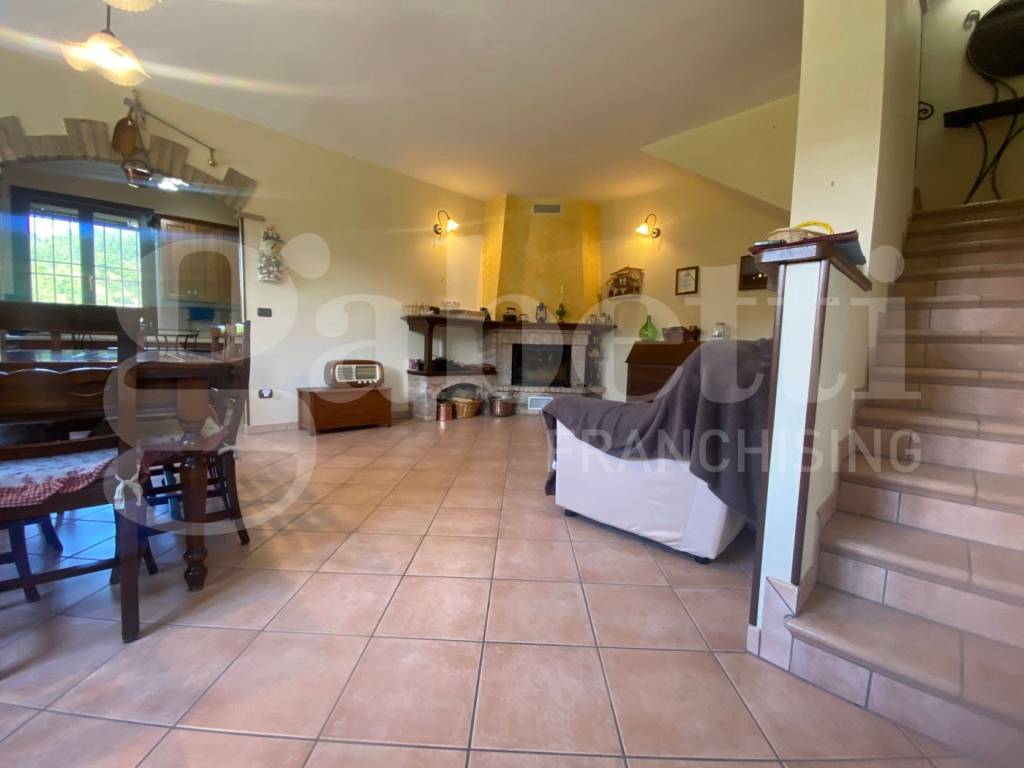 casa indipendente in vendita a Castel d'Aiano