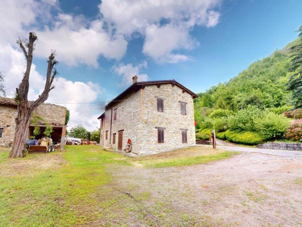 casa indipendente in vendita a Castel d'Aiano in zona Villa d'Aiano