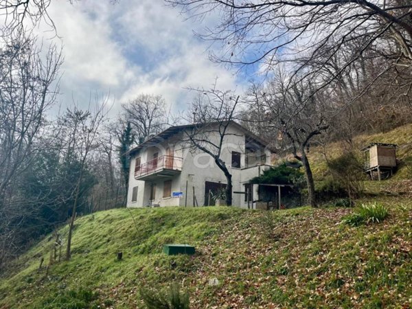 casa indipendente in vendita a Castel d'Aiano